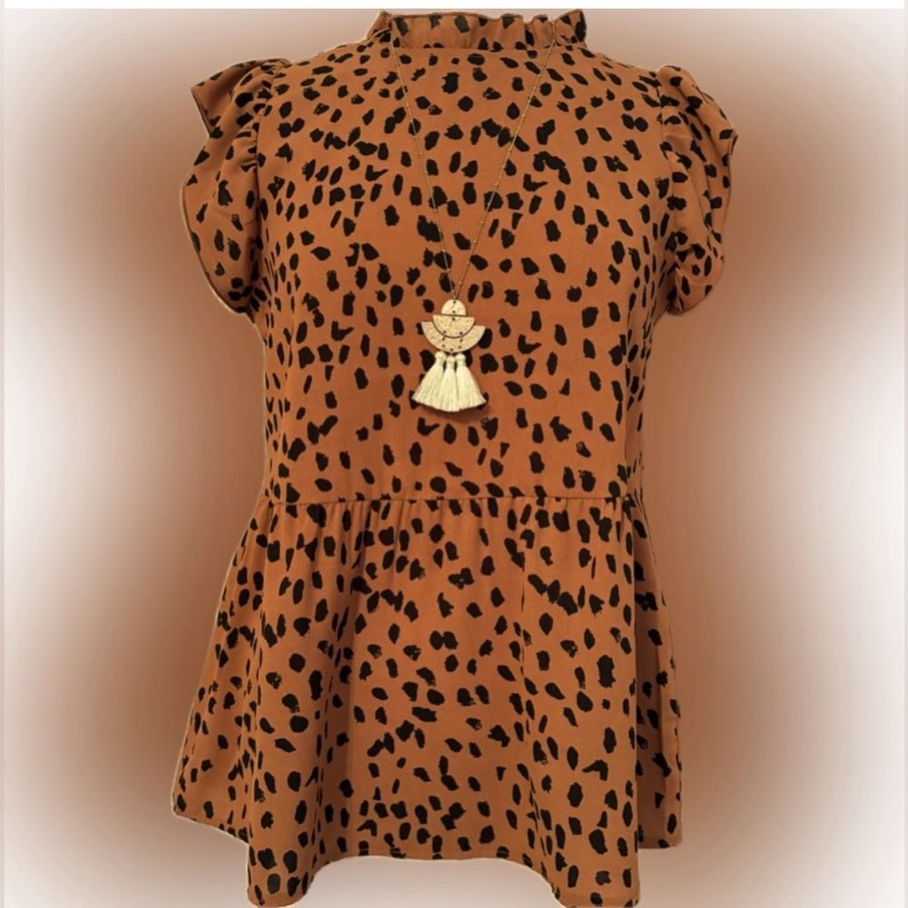 Leopard print cap sleeve ruffle-neck flowy babydoll top!